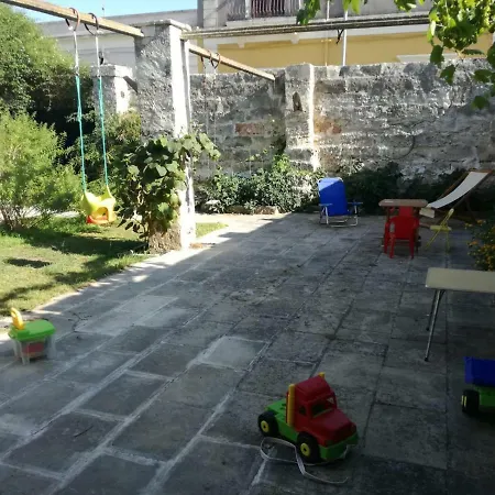 Domus Perrone - Dependance In Un Trappeto Del Salento 펜션 *